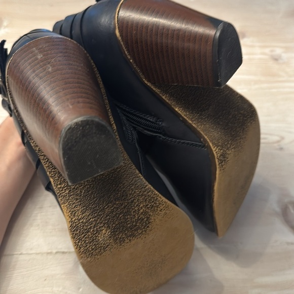 Journey Collection Navy Booties - Picture 11 of 11